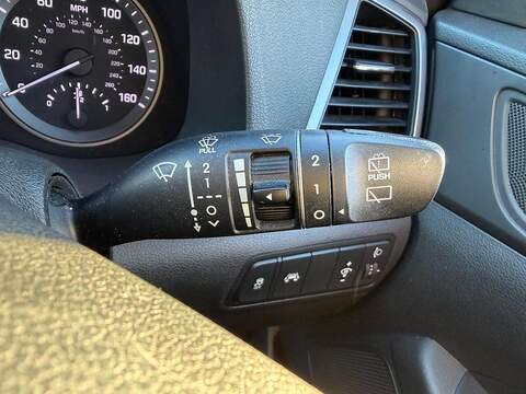 Hyundai TUCSON 2.0 CRDi SE Nav SUV 5dr Diesel Auto 4WD Euro 6 (185 ps) - U79685