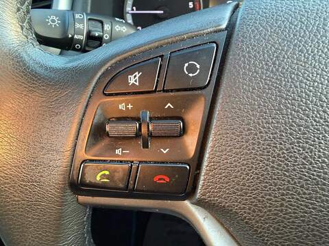 Hyundai TUCSON 2.0 CRDi SE Nav SUV 5dr Diesel Auto 4WD Euro 6 (185 ps) - U79685
