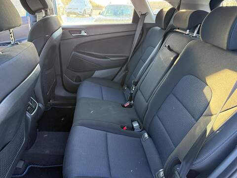 Hyundai TUCSON 2.0 CRDi SE Nav SUV 5dr Diesel Auto 4WD Euro 6 (185 ps) - U79685