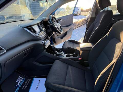 Hyundai TUCSON 2.0 CRDi SE Nav SUV 5dr Diesel Auto 4WD Euro 6 (185 ps) - U79685