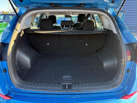 Hyundai TUCSON 2.0 CRDi SE Nav SUV 5dr Diesel Auto 4WD Euro 6 (185 ps) - U79685