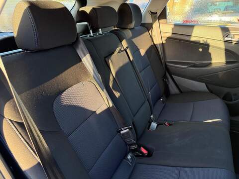 Hyundai TUCSON 2.0 CRDi SE Nav SUV 5dr Diesel Auto 4WD Euro 6 (185 ps) - U79685