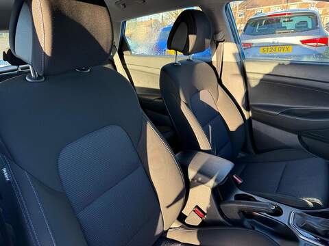 Hyundai TUCSON 2.0 CRDi SE Nav SUV 5dr Diesel Auto 4WD Euro 6 (185 ps) - U79685
