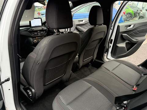 Ford Focus 1.5 EcoBlue ST-Line Hatchback 5dr Diesel Manual Euro 6 (s/s) (120 ps) - U79701