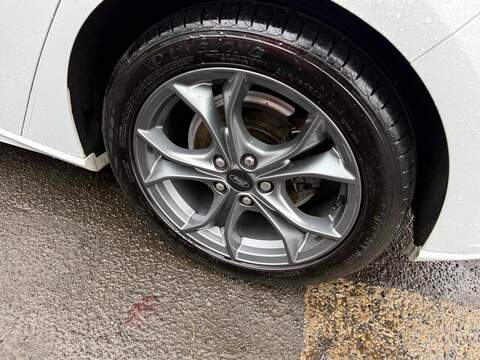 Ford Focus 1.5 EcoBlue ST-Line Hatchback 5dr Diesel Manual Euro 6 (s/s) (120 ps) - U79701