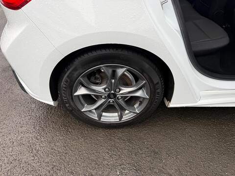 Ford Focus 1.5 EcoBlue ST-Line Hatchback 5dr Diesel Manual Euro 6 (s/s) (120 ps) - U79701