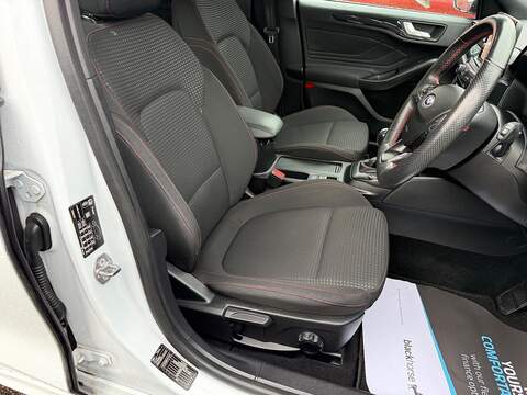 Ford Focus 1.5 EcoBlue ST-Line Hatchback 5dr Diesel Manual Euro 6 (s/s) (120 ps) - U79701