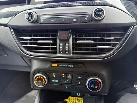 Ford Focus 1.5 EcoBlue ST-Line Hatchback 5dr Diesel Manual Euro 6 (s/s) (120 ps) - U79701