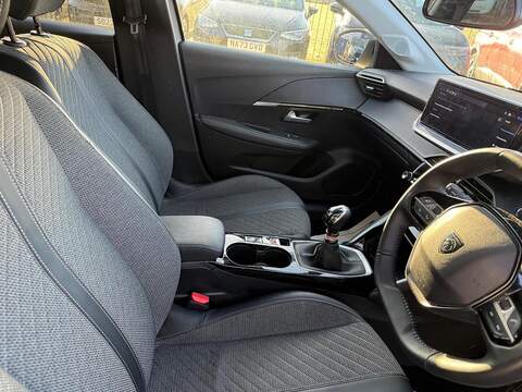 Peugeot 208 1.2 PureTech Allure Euro 6 (s/s) 5dr - U79717