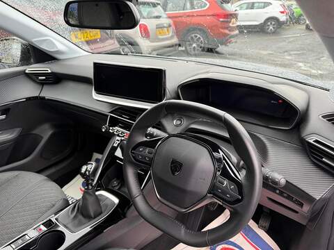 Peugeot 208 1.2 PureTech Allure Euro 6 (s/s) 5dr - U79717