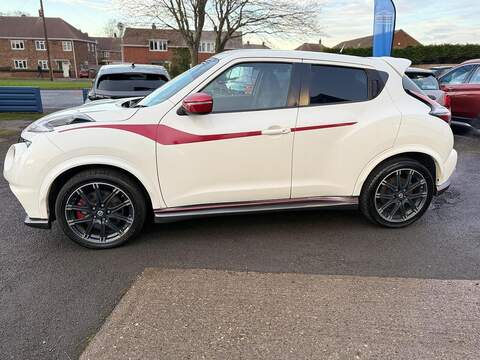 Nissan Juke 1.6 DIG-T Nismo RS SUV 5dr Petrol XTRON 4WD Euro 5 (214 ps) - U79718