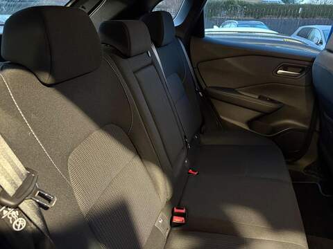 Nissan Qashqai 1.3 DIG-T MHEV Acenta Premium Euro 6 (s/s) 5dr - U79722