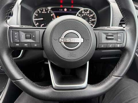 Nissan Qashqai 1.3 DIG-T MHEV Acenta Premium Euro 6 (s/s) 5dr - U79722