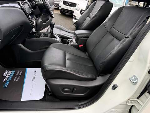 Nissan X-Trail 1.6 dCi Tekna SUV 5dr Diesel Manual 4WD Euro 6 (s/s) (130 ps) - U79725