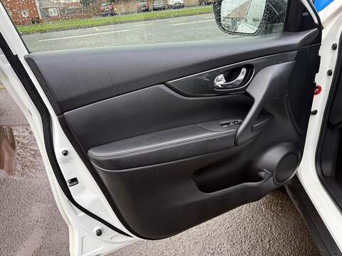 Nissan X-Trail 1.6 dCi Tekna SUV 5dr Diesel Manual 4WD Euro 6 (s/s) (130 ps) - U79725