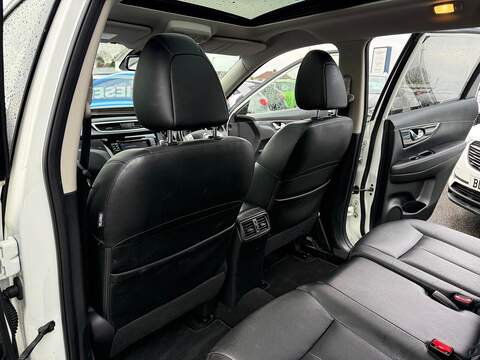 Nissan X-Trail 1.6 dCi Tekna SUV 5dr Diesel Manual 4WD Euro 6 (s/s) (130 ps) - U79725