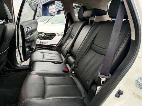 Nissan X-Trail 1.6 dCi Tekna SUV 5dr Diesel Manual 4WD Euro 6 (s/s) (130 ps) - U79725