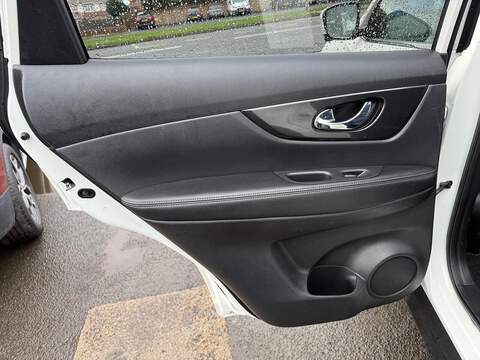 Nissan X-Trail 1.6 dCi Tekna SUV 5dr Diesel Manual 4WD Euro 6 (s/s) (130 ps) - U79725