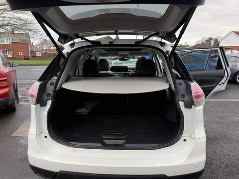 Nissan X-Trail 1.6 dCi Tekna SUV 5dr Diesel Manual 4WD Euro 6 (s/s) (130 ps) - U79725