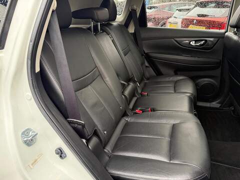 Nissan X-Trail 1.6 dCi Tekna SUV 5dr Diesel Manual 4WD Euro 6 (s/s) (130 ps) - U79725