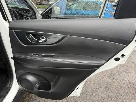 Nissan X-Trail 1.6 dCi Tekna SUV 5dr Diesel Manual 4WD Euro 6 (s/s) (130 ps) - U79725