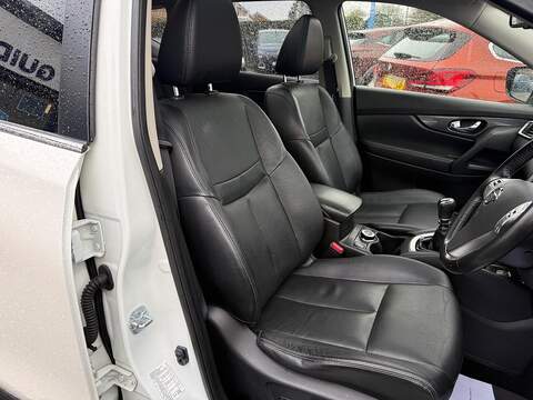 Nissan X-Trail 1.6 dCi Tekna SUV 5dr Diesel Manual 4WD Euro 6 (s/s) (130 ps) - U79725