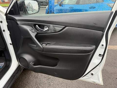 Nissan X-Trail 1.6 dCi Tekna SUV 5dr Diesel Manual 4WD Euro 6 (s/s) (130 ps) - U79725