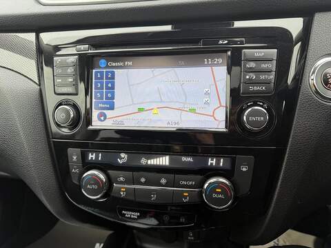 Nissan X-Trail 1.6 dCi Tekna SUV 5dr Diesel Manual 4WD Euro 6 (s/s) (130 ps) - U79725