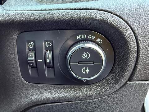 Vauxhall Grandland X 1.2 Turbo SE SUV 5dr Petrol Auto 8Spd Euro 6 (s/s) (130 ps) - U79726