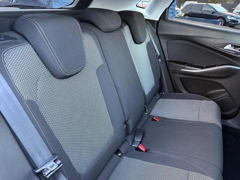 Vauxhall Grandland X 1.2 Turbo SE SUV 5dr Petrol Auto 8Spd Euro 6 (s/s) (130 ps) - U79726