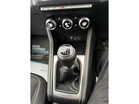 Renault Captur Blue dCi Iconic SUV 1.5 Manual Diesel - U79744