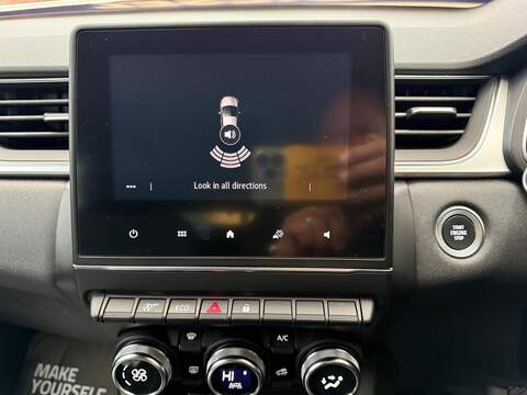 Renault Captur Blue dCi Iconic SUV 1.5 Manual Diesel - U79744