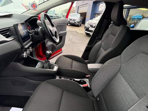 Renault Captur Blue dCi Iconic SUV 1.5 Manual Diesel - U79744