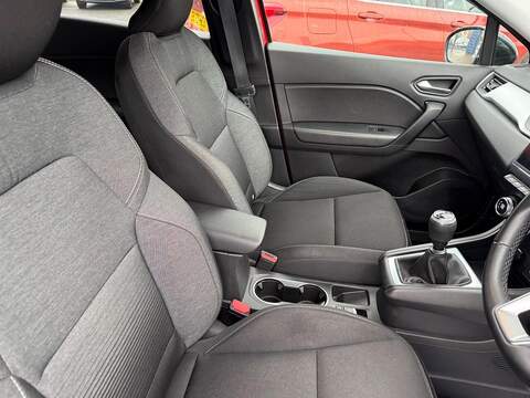 Renault Captur Blue dCi Iconic SUV 1.5 Manual Diesel - U79744