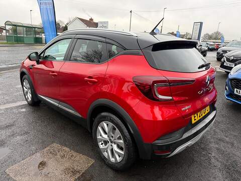 Renault Captur Blue dCi Iconic SUV 1.5 Manual Diesel - U79744