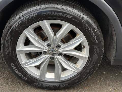 Volkswagen Tiguan 2.0 TDI BlueMotion Tech SE Navigation Euro 6 (s/s) 5dr - U79747
