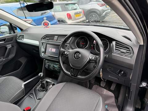 Volkswagen Tiguan 2.0 TDI BlueMotion Tech SE Navigation Euro 6 (s/s) 5dr - U79747
