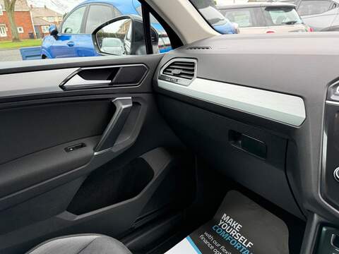 Volkswagen Tiguan 2.0 TDI BlueMotion Tech SE Navigation Euro 6 (s/s) 5dr - U79747