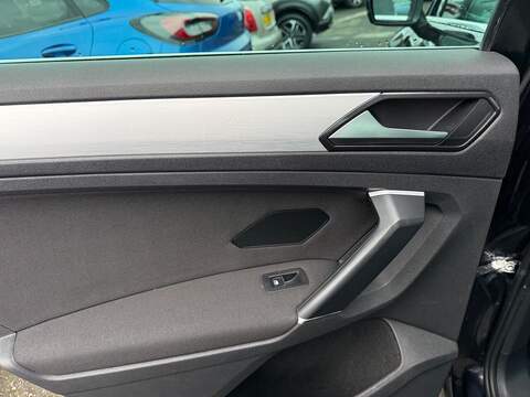 Volkswagen Tiguan 2.0 TDI BlueMotion Tech SE Navigation Euro 6 (s/s) 5dr - U79747