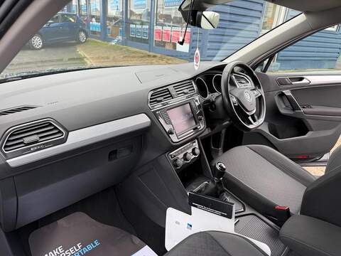 Volkswagen Tiguan 2.0 TDI BlueMotion Tech SE Navigation Euro 6 (s/s) 5dr - U79747