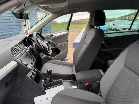 Volkswagen Tiguan 2.0 TDI BlueMotion Tech SE Navigation Euro 6 (s/s) 5dr - U79747