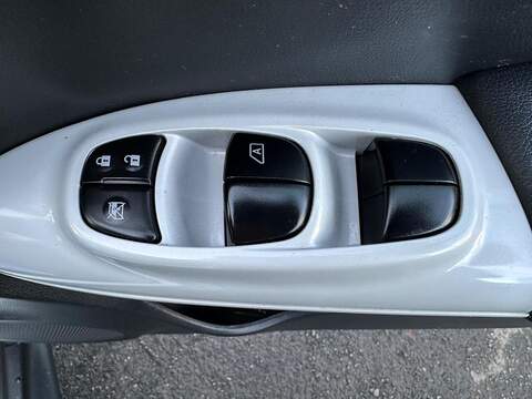 Nissan Juke 1.2 DIG-T Tekna Euro 6 (s/s) 5dr - U79751