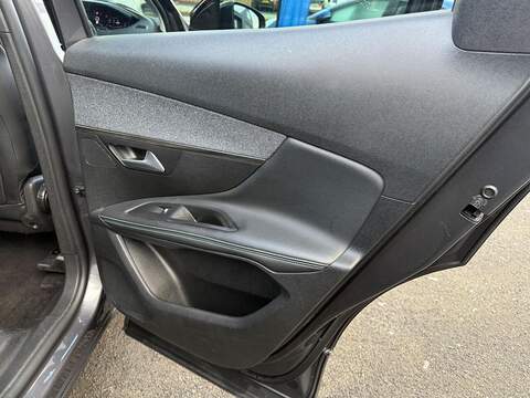 Peugeot 3008 1.5 BlueHDi Allure Premium + EAT Euro 6 (s/s) 5dr - U79754