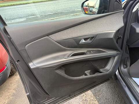 Peugeot 3008 1.5 BlueHDi Allure Premium + EAT Euro 6 (s/s) 5dr - U79754