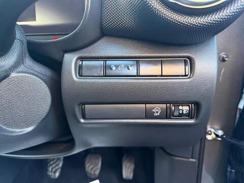 Nissan Juke 1.0 DIG-T N-Connecta Euro 6 (s/s) 5dr - U79757