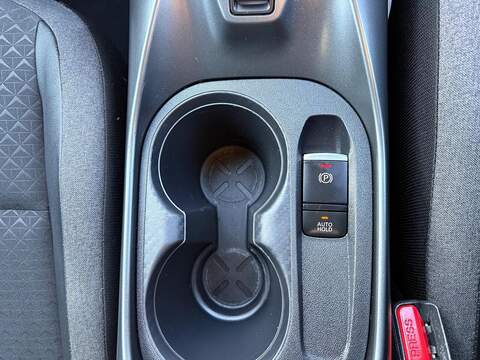 Nissan Juke 1.0 DIG-T N-Connecta Euro 6 (s/s) 5dr - U79757