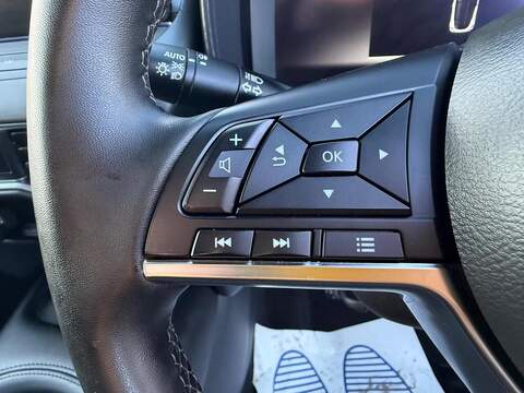 Nissan Juke 1.0 DIG-T N-Connecta Euro 6 (s/s) 5dr - U79757