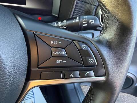 Nissan Juke 1.0 DIG-T N-Connecta Euro 6 (s/s) 5dr - U79757