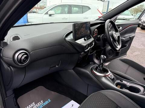 Nissan Juke 1.0 DIG-T N-Connecta Euro 6 (s/s) 5dr - U79757