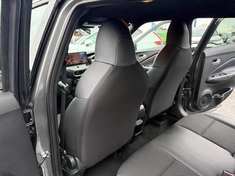 Nissan Juke 1.0 DIG-T N-Connecta Euro 6 (s/s) 5dr - U79757